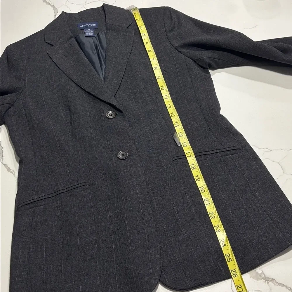 Ann Taylor Women's Wool Blazer Dark Gray Grey Pinstripe Business Jacket Size 6P